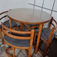 میزغذا خوری ۴نفره نو.نو وتمیز