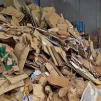 کارتن  و فلزات رنگی‌ با قیمت‌ بالا در محل
