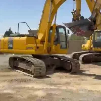 بیل مکانیکی کوماتسو  ۲۰۱۲