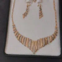 ست گردنبد و گوشواره با ۶ تا النگو