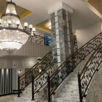 ۳۰۰ متری ، فول فرنیش ، ویو ابدی دریا ، نخست وزیری