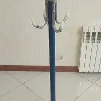 چوب لباسی ایستاده نو جوان