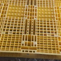 خرید وفروش پالت  چوبی وپالت  پلاستیکی و سلفون|عمده‌فروشی|قم, جمکران|دیوار