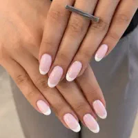 استخدام ناخنکار حرفه ای