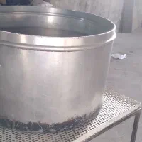 دو عدد دیگ بزرگ ۱۸ کیلویی بدون در کیلویی ۷۰۰ تومان