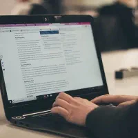 تایپیست حرفه‌ای(سریع و فوری)(ورد و پاورپوینت)