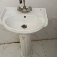 روشویی و شیر