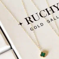 گردنبد طلا ونکلیف