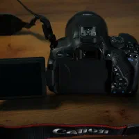 دوربین DSLR مدل canon 700d تمیز و کم کارکرد|دوربین عکاسی و فیلم‌برداری|تهران, دروس|دیوار