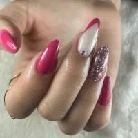 کاشت خدمات کاشت و ترمیم ناخن