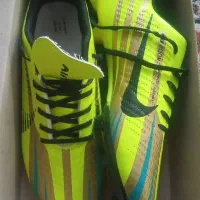 کفش فوتبالی چمنی