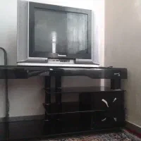 تلوزیون و میز تلوزیون سالم