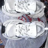 کفش بالنسیاگا|کیف، کفش، کمربند|اهواز, کمپلو جنوبی|دیوار