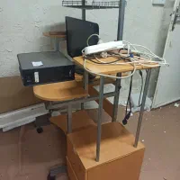 میز رایانه و صندلی اداری