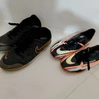 کفش فوتبال|کیف، کفش، کمربند|بومهن, |دیوار