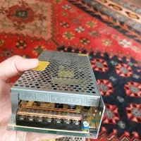 آداپتور ۱۵ امپر و پروژکتور وکابل HDMIو تعدادی رابط