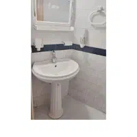 روشویی و توالت فرنگی بسیار سالم