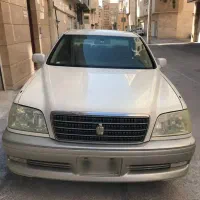 تویوتا کرون رویال سالن