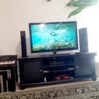 تلویزیون و میز تلویزیون