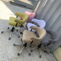 صندلی تحریر و کامپیوتر