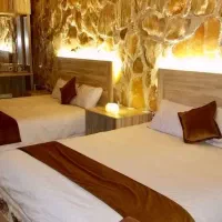 سفر به هتل نمکی