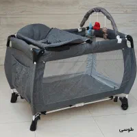 تخت پارک کنار  مادر