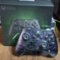 دسته ۲۰ساگی xbox و شارژر واستند