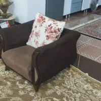 مبلمان نیم ست به همراه دو عدد عسلی