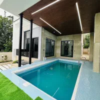 هوشمند استخرم داره دیگه چی میخوای سلطان