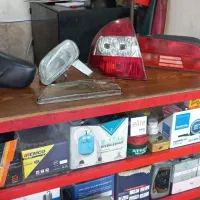 چراغ عقب و پرژکتور