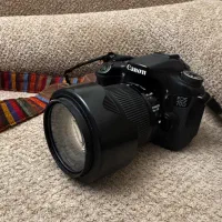 دوربین 70D باجعبه بهمراه لنز 18-135 و کیف حرفه ای