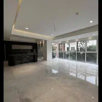 ۱۳۶ متر ویو شهر زیر قسمت سرمایه گذرای