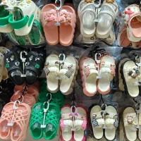 دمپایی و صندل در مجتمع تجاری ایرانیان. واحد F33|کیف، کفش، کمربند|شیراز, شهرک ایثار|دیوار