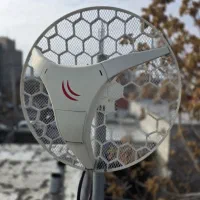 آنتن رادیویی mikrotik LHG 5 وکابل cat6 به طول ۱۵m