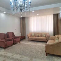 مبلمان راحتی ۸ نفره به همراه جلومبلی وعسلی