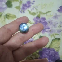 یک عدد سنگ یشمی
