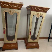 کنسول و یک جفت ویترین معرق