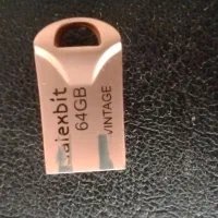 فلش ۶۴   ۲۵۰ هزار تومن