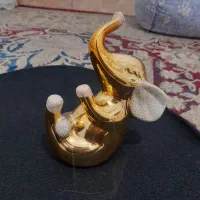 دو عدد مجسمه