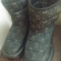 بت وچکمه|کفش و لباس بچه|رشت, نظری|دیوار