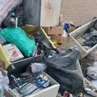 خریدی ضایعات آهن لاک کارتون خورده ریز انباری