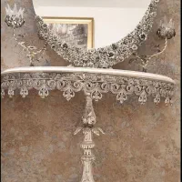 اینه و شمعدان همراه با کنسول
