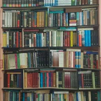 مالک تاریخ شوید. فروش کتاب خانه شخصی.