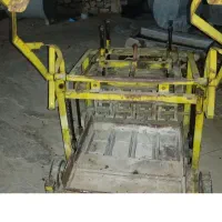 یک عدد دستگاه بلوک زنی چهار قالبه