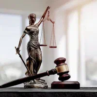 وکیل پایه یک دادگستری