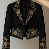 کار در خانه منجوق دوزی