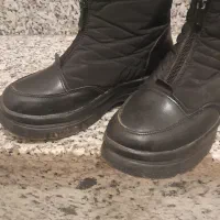 یک جفت پوتین سایز ۳۸