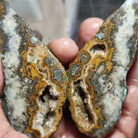 سنگ تراش نخورده عقیق