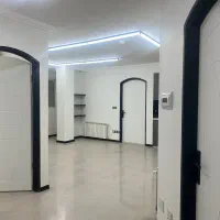 دفترکار شیک و بسیار پرنور تاپ لوکیشین