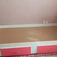 تخت و پاتختی